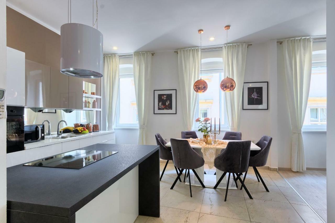 Hedone Luxury Apartment With Free Parking بولا المظهر الخارجي الصورة