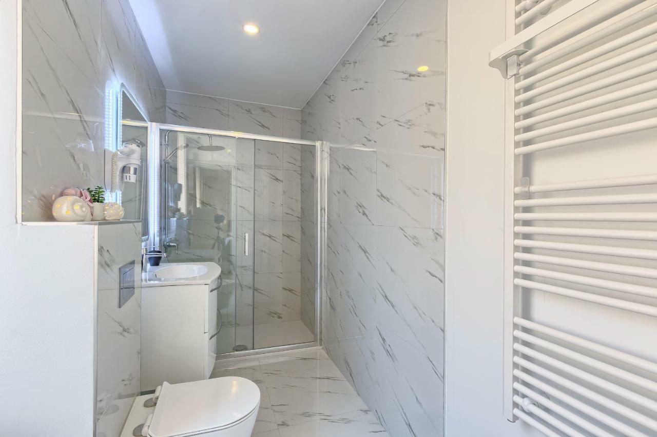 Hedone Luxury Apartment With Free Parking بولا المظهر الخارجي الصورة